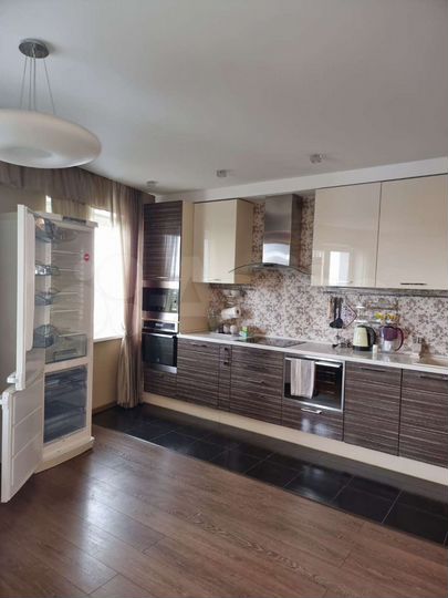 3-к. квартира, 103 м², 11/14 эт.