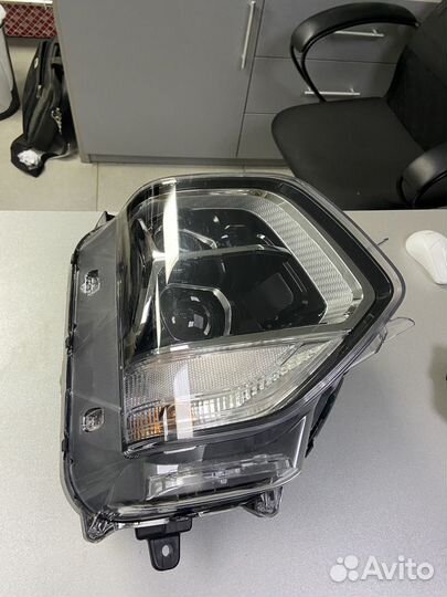 Фара правая Хендай Санта Фе 4 2018