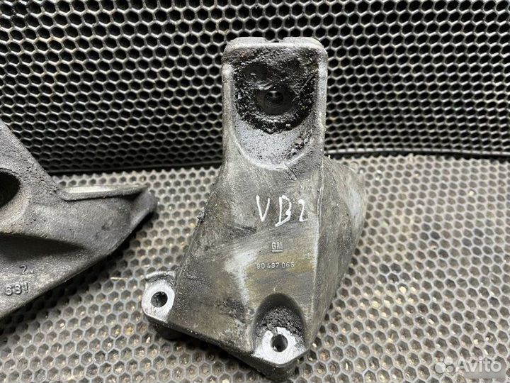 Кронштейн двигателя Opel Vectra B X25XE 1995-2000