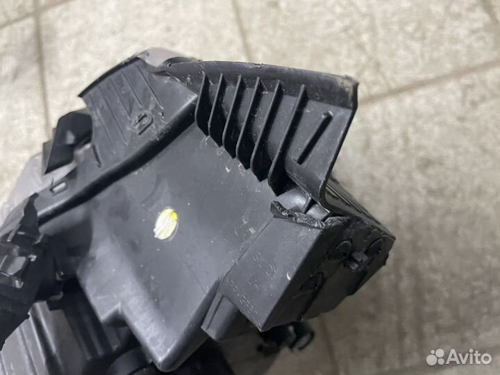 Фара левая Greta