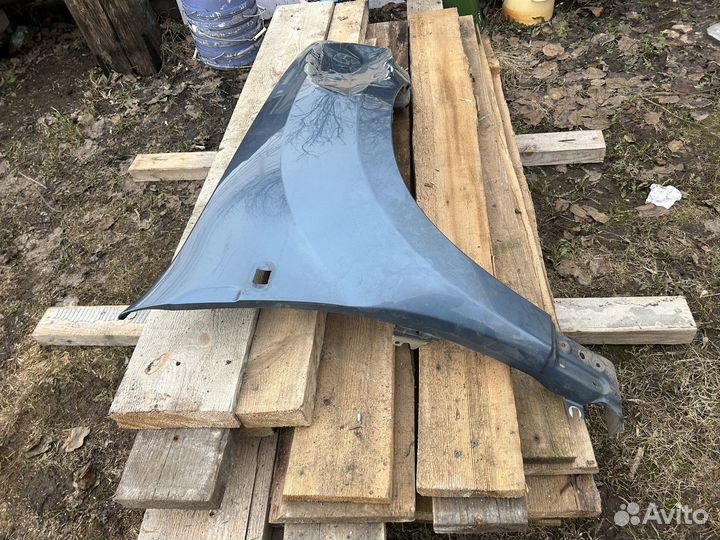 Крыло переднее правое Рено Дастер