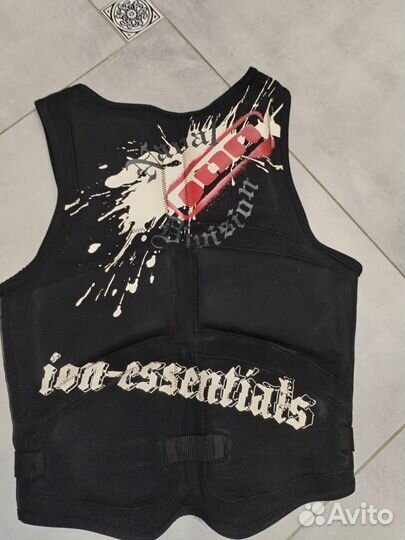 Жилет для вейкборда ION размер М 85-103см грудь