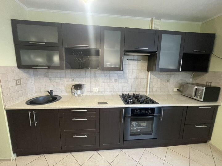 2-к. квартира, 57 м², 9/10 эт.