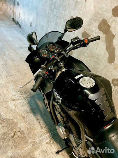 Продам мотоцикл yamaha FZS 1000 fazer