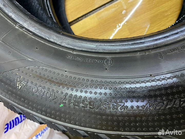 Kumho I'Zen RV Stud KC16 235/65 R17 108Q