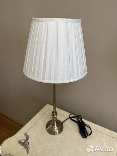 Лампа настольная
