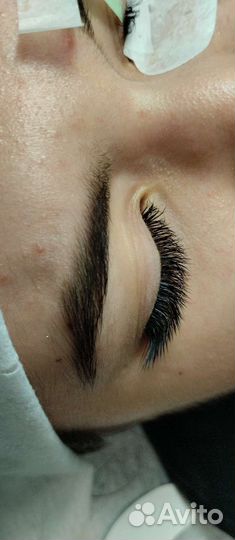 Наращивание ресниц. маникюр. педикюр.брови