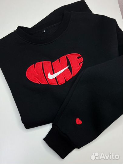 Вышивка на толстовке (на худи, свитшотах)