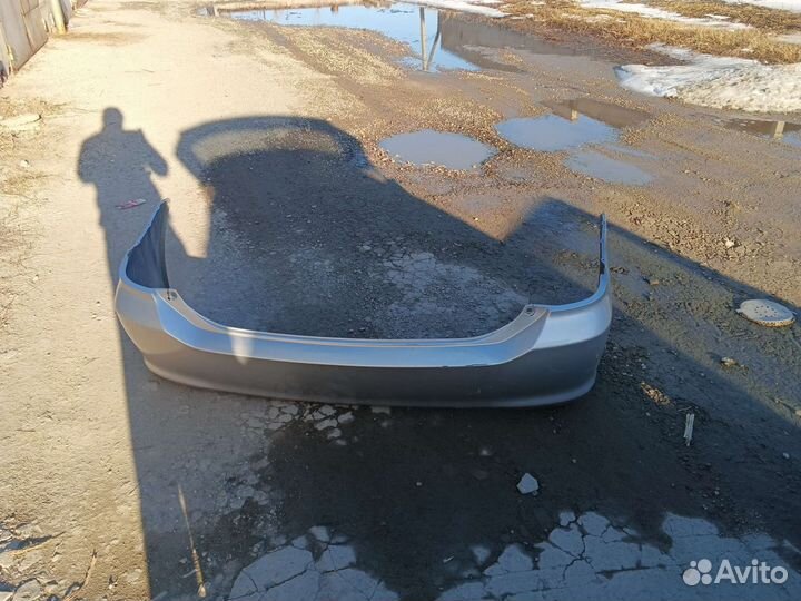 Бампер на тойоту виш, без торга в наличии оба бам