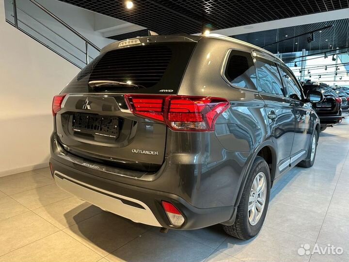 Mitsubishi Outlander 2.0 CVT, 2019, 122 946 км