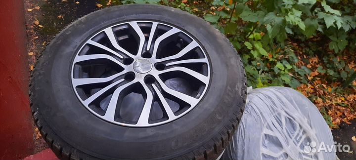 Колеса в сборе 215/70R16 на Mitsubishi Outlander