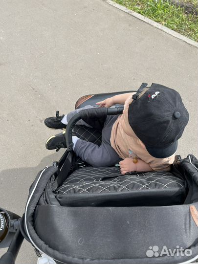 Прогулочная коляска