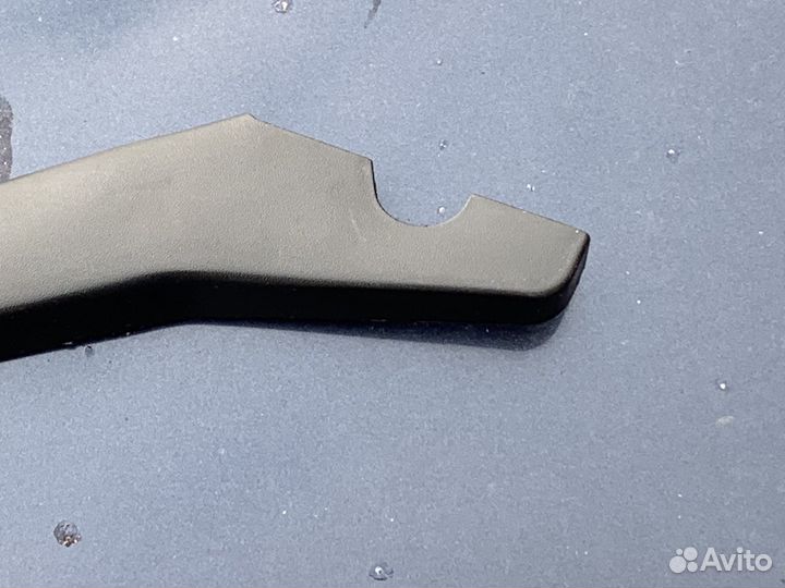 Накладка петли багажника Ауди 100/А6 С4