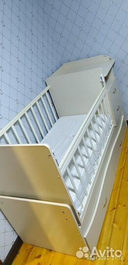 Детская кроватка