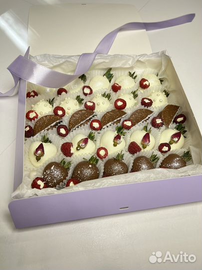 Клубника в бельгийском шоколаде сердце сюрприз