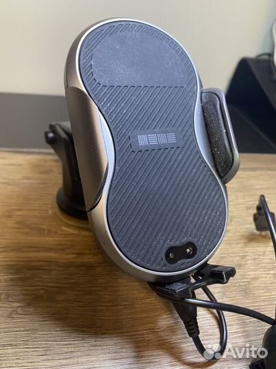 Беспроводная автомобильная зарядка