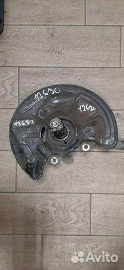 Ступица передняя левая Mercedes-Benz CLS-Класс