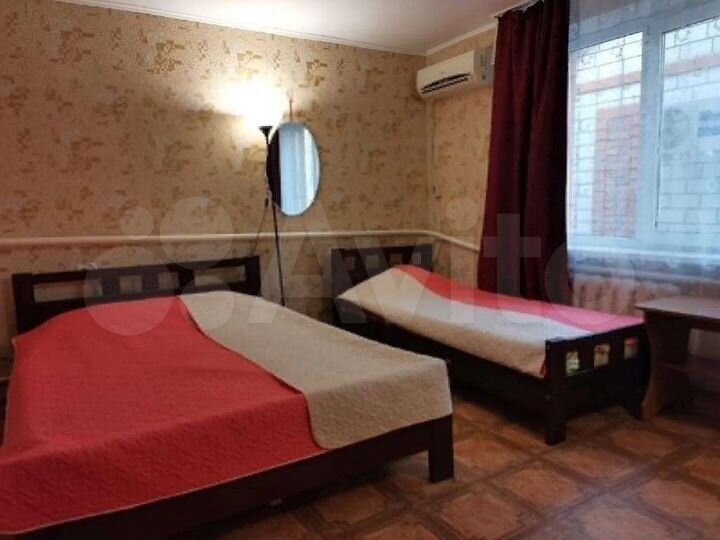 Комната 18 м² в 9-к., 2/3 эт.