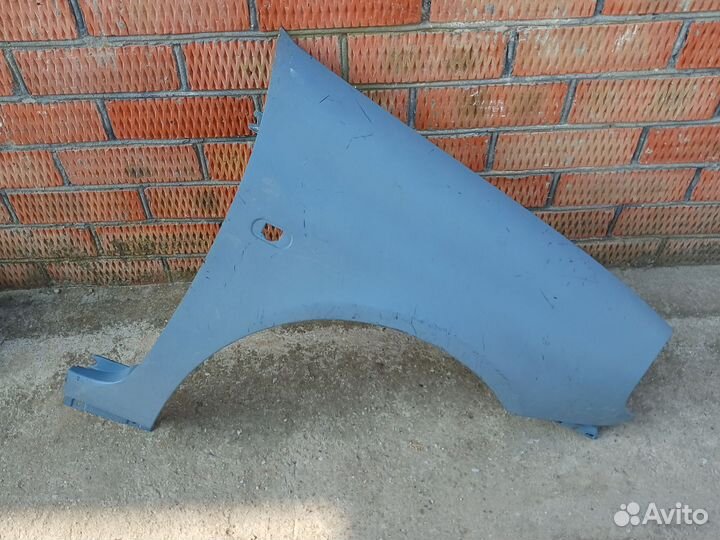 Крыло правое Clio хетчбэк