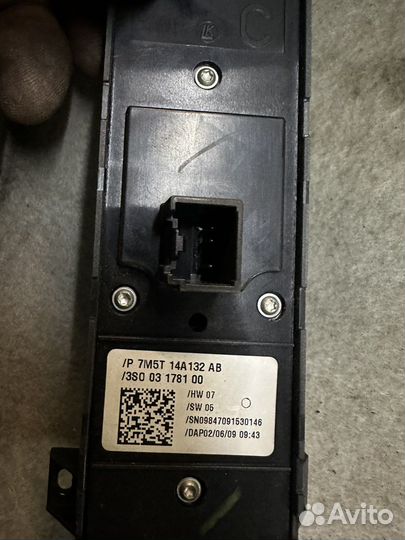 Блок стеклоподъемников Ford focus 2