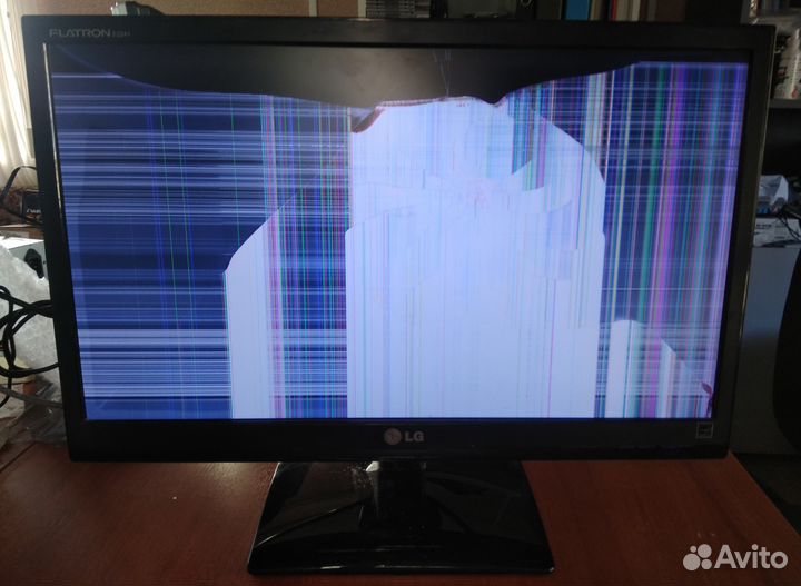 Монитор LG Flatron E2241T-BN (На запчасти)