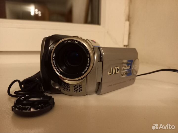 Цифровая видеокамера JVC GZ-MG21E новая