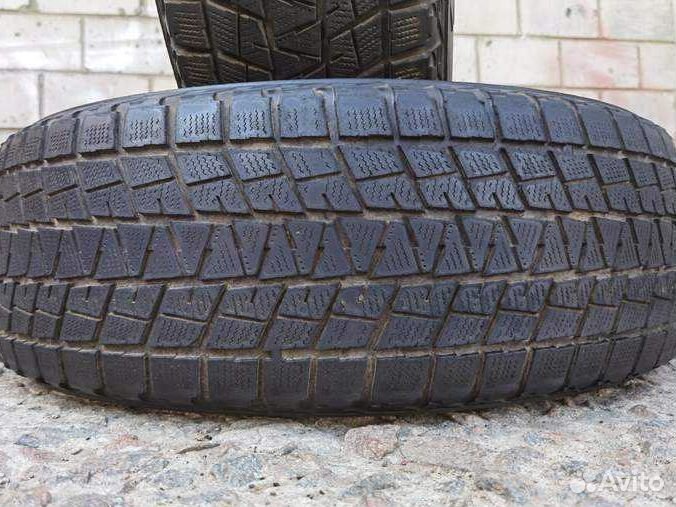 Bridgestone Blizzak DM-V1 235/65 R18 106R