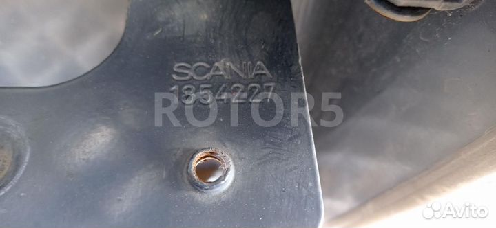 Ступеньки кабины левое Scania P 5 2011 1854227