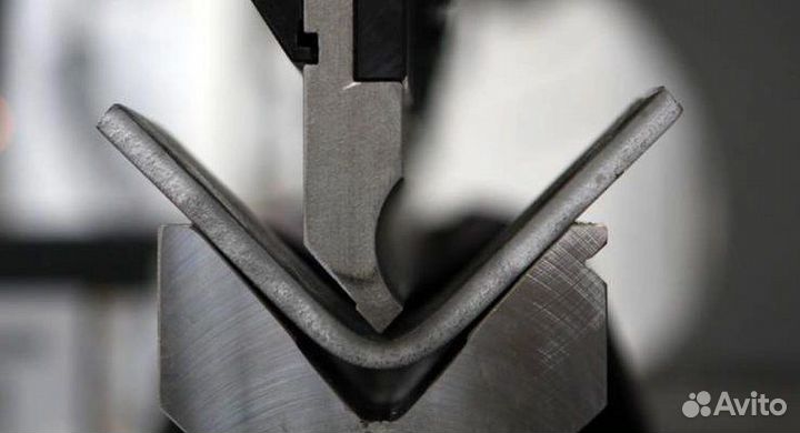 Рубка металла гильотиной