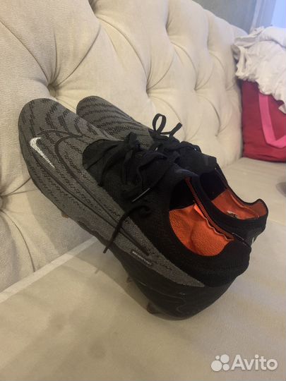 Футбольные бутсы nike phantom