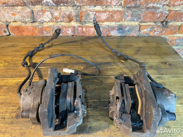 Суппорт тормозной передний Bmw 5 E60 N52B25 2009