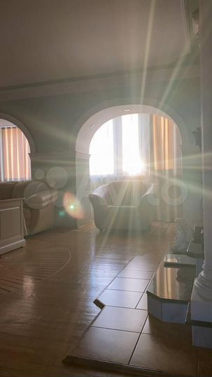 3-к. квартира, 157 м², 3/4 эт.