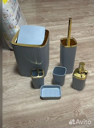 Набор аксессуаров для ванной