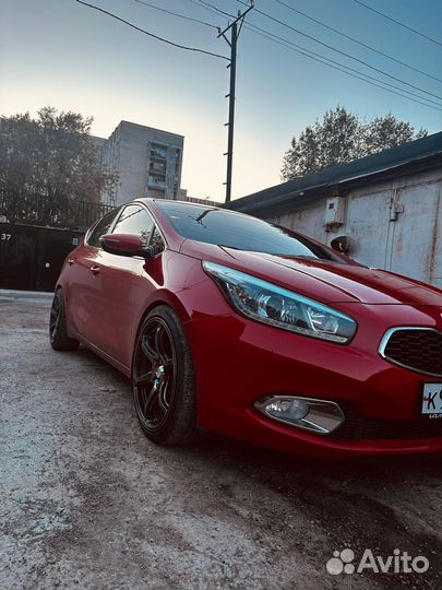 Accelera Beta 215/40 R18