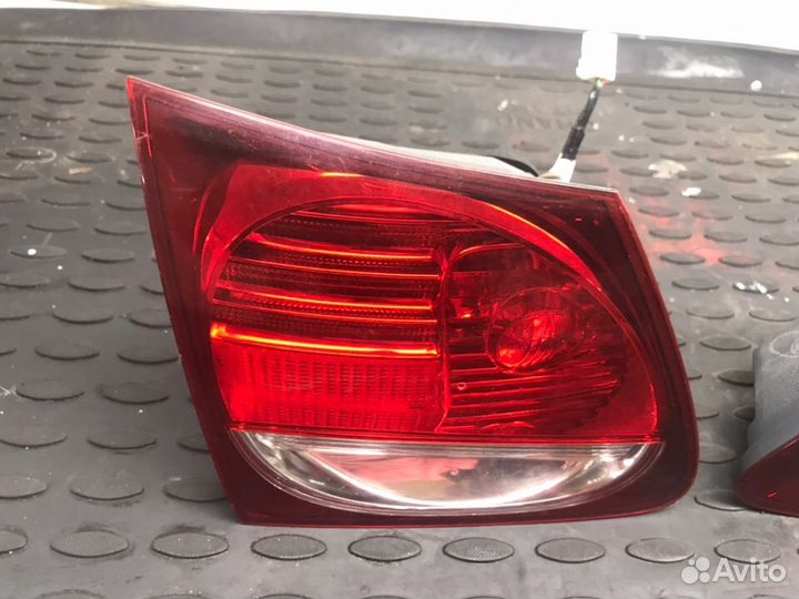 Стоп сигнал в крышку багажника Lexus GS300 GS350