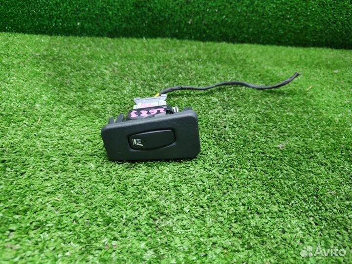 Кнопка обогрева сидений Nissan Almera G15