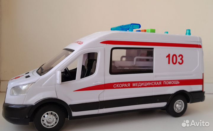 Машинка скорая помощь с инерционным механизмом