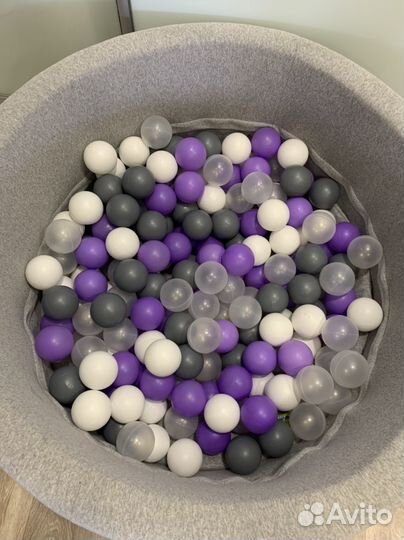 Сухой бассейн с шариками