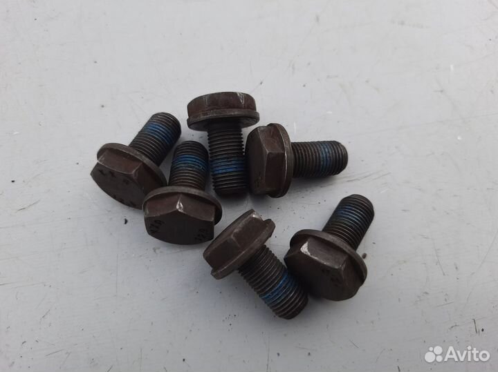 Болты маховика Volkswagen Passat B3