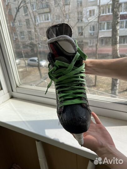 Хоккейные коньки