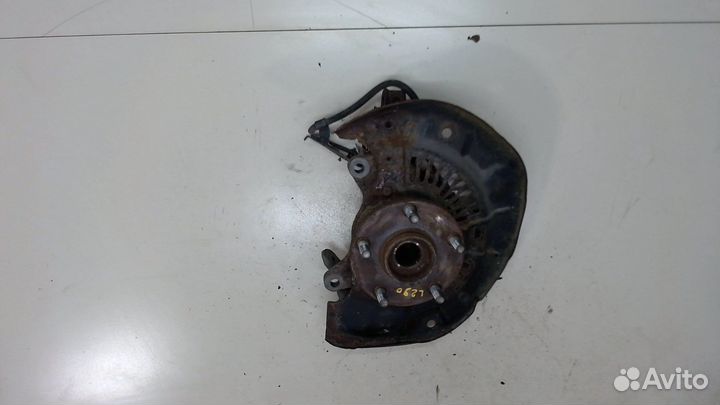 Ступица (кулак, цапфа) Toyota Venza, 2011