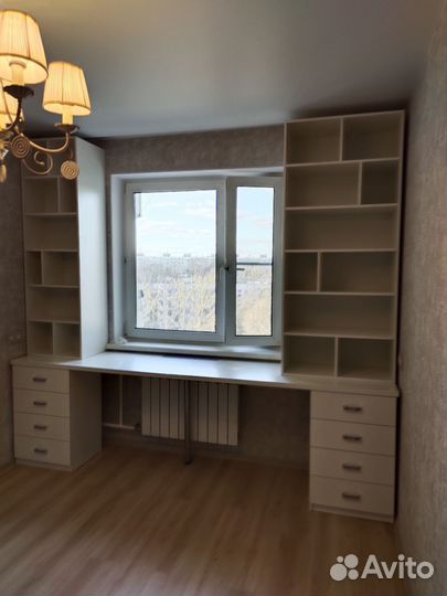 Рабочая зона у окна IKEA