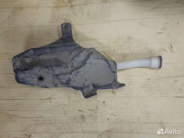 Бачок стеклоочистителя Opel Astra j