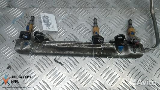 Топливная рампа Toyota Prius 3 2010