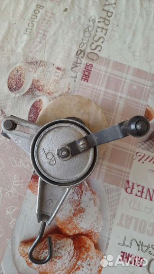 Точилка для ножей, таз для варенья, нож и др