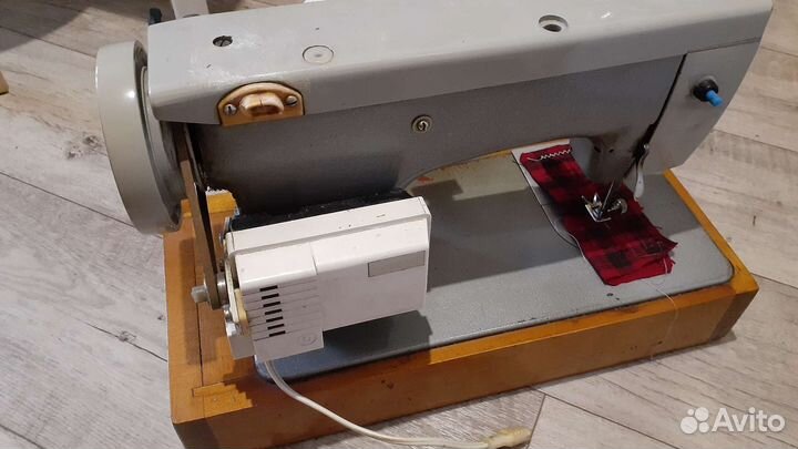 Швейная машина Чайка 3