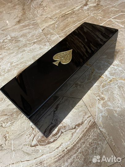 Коробка от элитного шампанского armand DE brignac