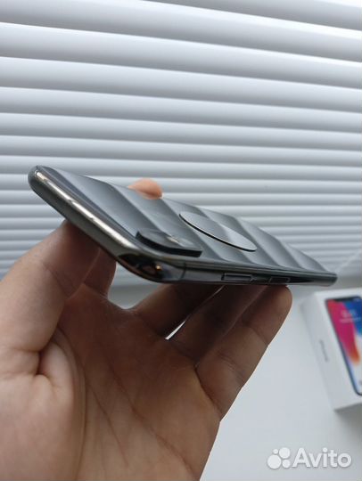 iPhone X, 64 ГБ