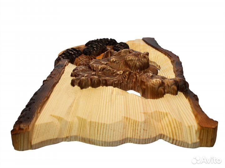 Резное панно из дерева 