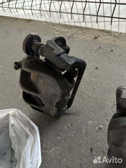 Тормозной суппорт Range Rover sport L320